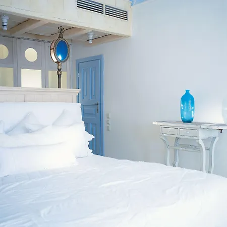 Mykonos Blu, A To Live 5*