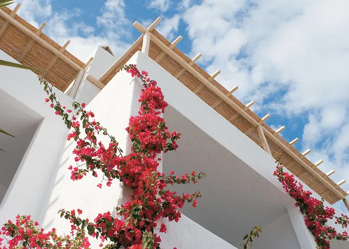 אתר נופש Mykonos Blu, A Grecotel To Live פסארו