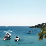 Mykonos Blu, A Grecotel To Live 5* Pszarú