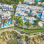 Mykonos Blu, A Grecotel To Live Üdülőközpont Pszarú