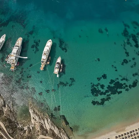 Mykonos Blu, A To Live Psarrou