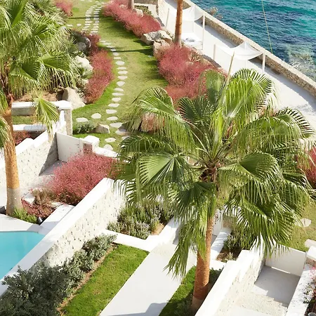 Mykonos Blu, A To Live Station touristique