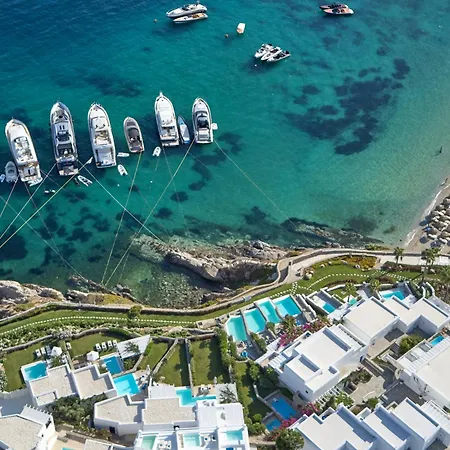 Mykonos Blu, A To Live Station touristique