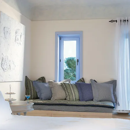 Mykonos Blu, A To Live 5*