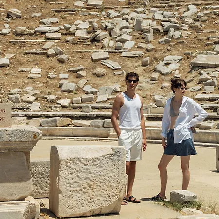 Mykonos Blu, A To Live Θέρετρο