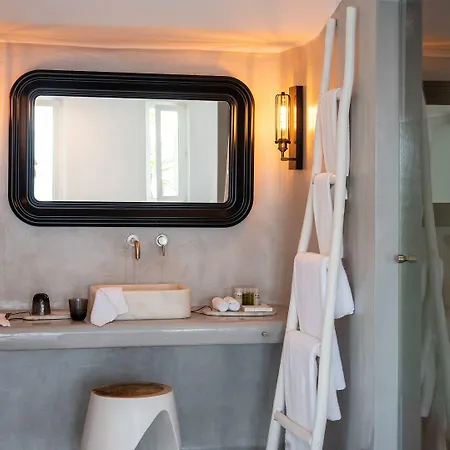Mykonos Blu, A To Live Θέρετρο